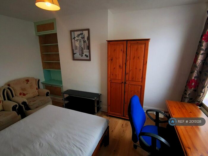 4 Bedroom Terraced House To Rent In Mackie Road, Bristol, BS34