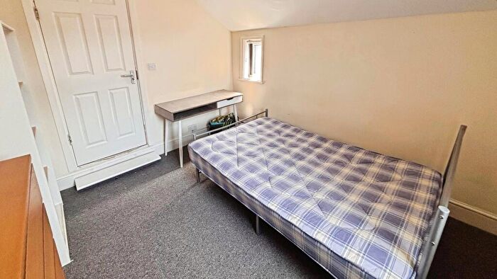 1 Bedroom Terraced House To Rent In Teversal Avenue, NG7