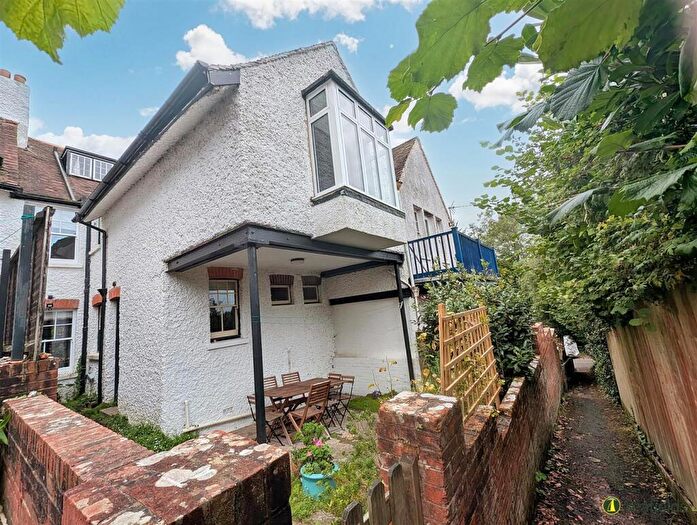 4 Bedroom Terraced House To Rent In Gully Road, Seaview, PO34
