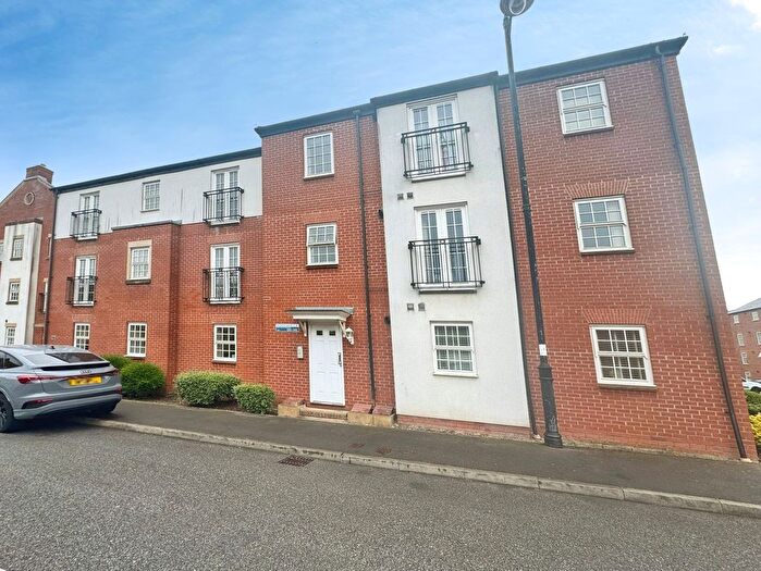 2 Bedroom Flat For Sale In Horseshoe Crescent, Great Barr, Birmingham, B43