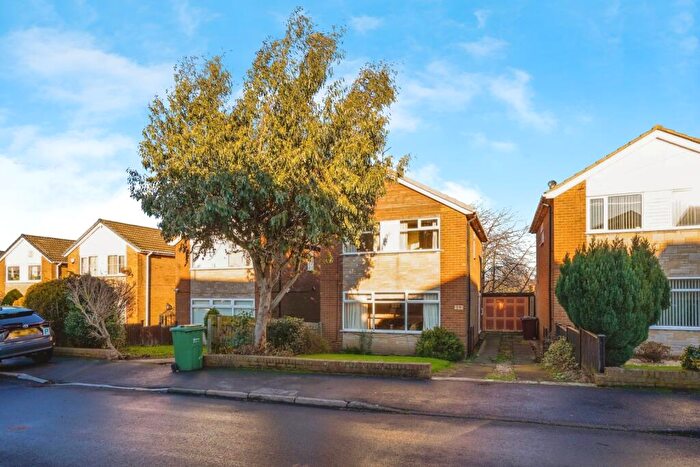 3 Bedroom Detached House For Sale In Bruntcliffe Drive, Morley, Leeds, West Yorkshire, LS27