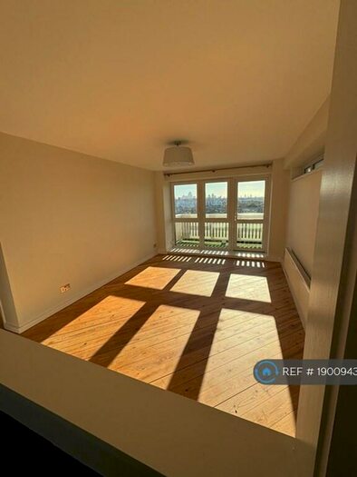 2 Bedroom Flat To Rent In St. Thomas's Road, London, N4