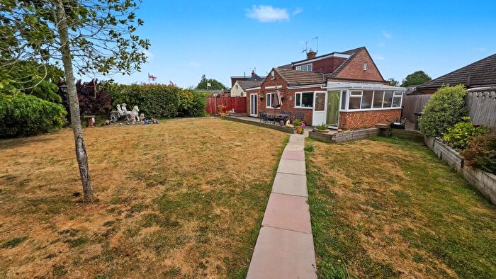 3 Bedroom Semi-Detached Bungalow For Sale In Northampton Road, Roade, Northampton, NN7