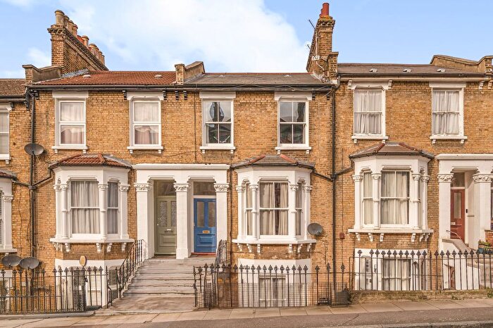 1 Bedroom Flat For Sale In Kitto Road, London, SE14