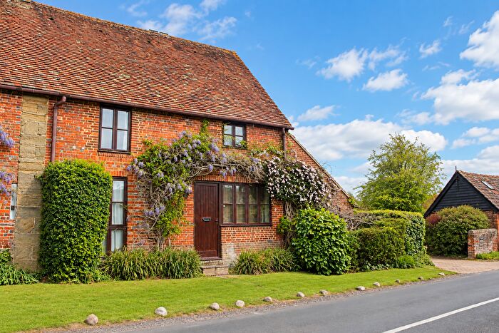 3 Bedroom Barn Conversion To Rent In Home Farm Court, Shillinglee Chiddingfold, GU8