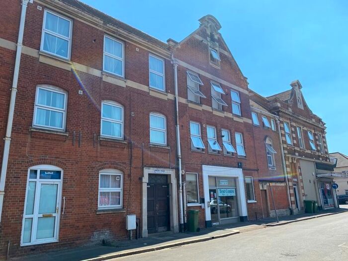 2 Bedroom Flat To Rent In Pickford Street, Aldershot, GU11