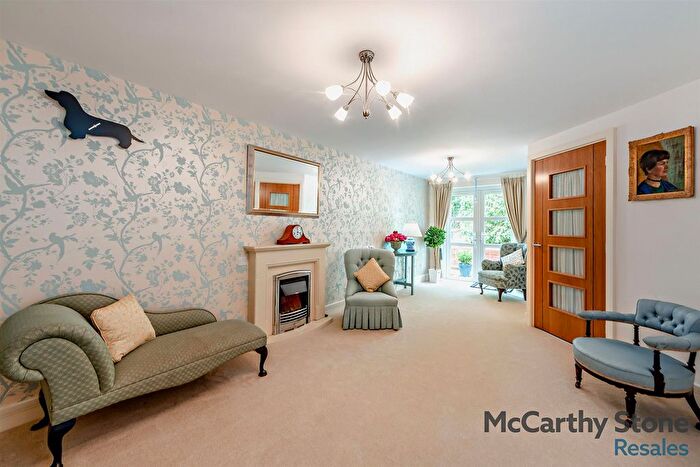 1 Bedroom Flat For Sale In Ridgeway Court, Mutton Hall Hill, Heathfield, TN21