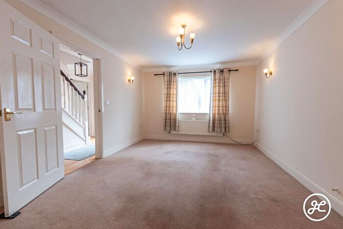 4 Bedroom Detached House For Sale In Avill Crescent, Taunton, TA1