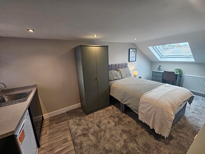 Flat To Rent In Douglas Road Maidstone., ME16