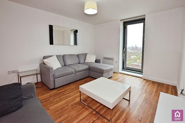 3 Bedroom Flat To Rent In Michigan Point Tower A, Michigan Avenue, Salford, Greater Manchester, M50