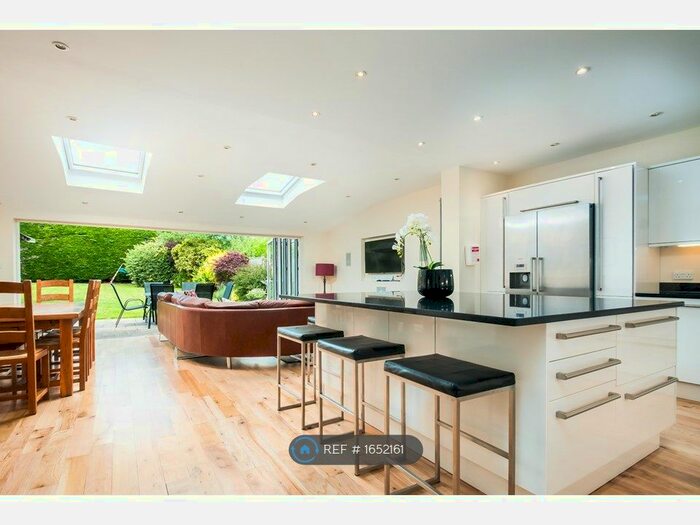 4 Bedroom Semi-Detached House To Rent In South Lea Road, Bath, BA1