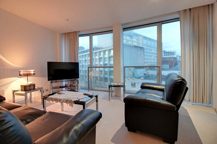 2 Bedroom Apartment To Rent In Rotunda, New Street, Birmingham, B2