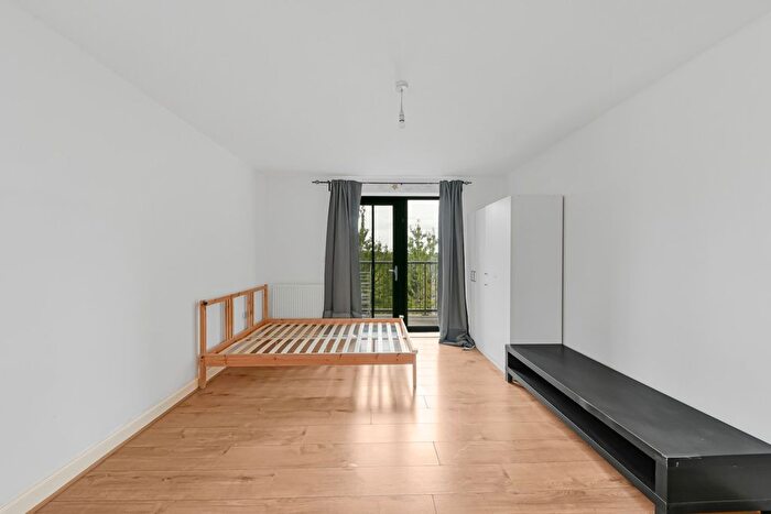 2 Bedroom Flat To Rent In Warburg Court, Mornington Close, NW9