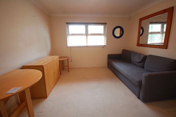 1 Bedroom Flat To Rent In Monmouth Close, Chiswick, W4