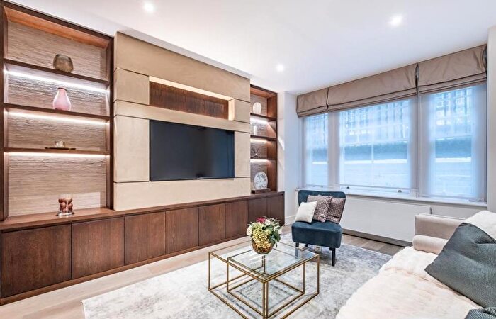 2 Bedroom Apartment To Rent In Frampton Street, St John's Wood, London, NW8