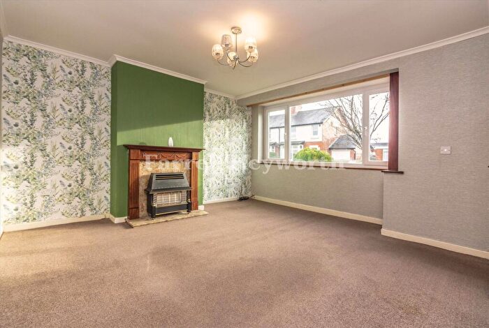 3 Bedroom Semi Detached House For Sale In The Grove, Penwortham, Preston, PR1