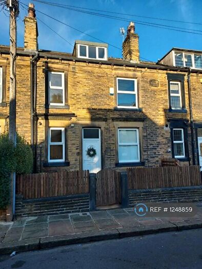 3 Bedroom Terraced House To Rent In Zoar Street, Morley, Leeds, LS27