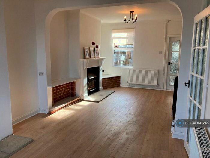 3 Bedroom Terraced House To Rent In Priory Road, Gloucester, GL1