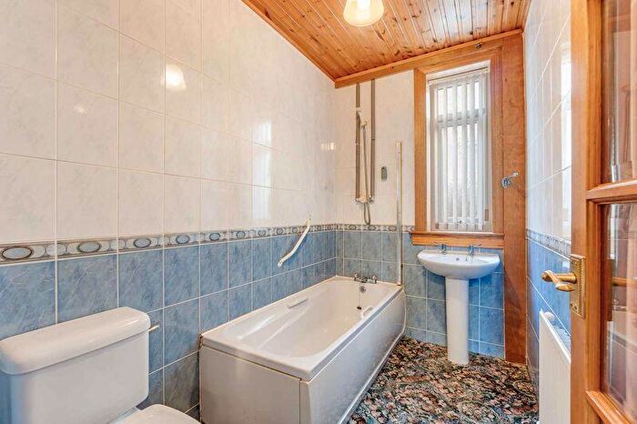 3 Bedroom Semi-Detached Villa For Sale In Castle Croft, Dalmellington, KA6