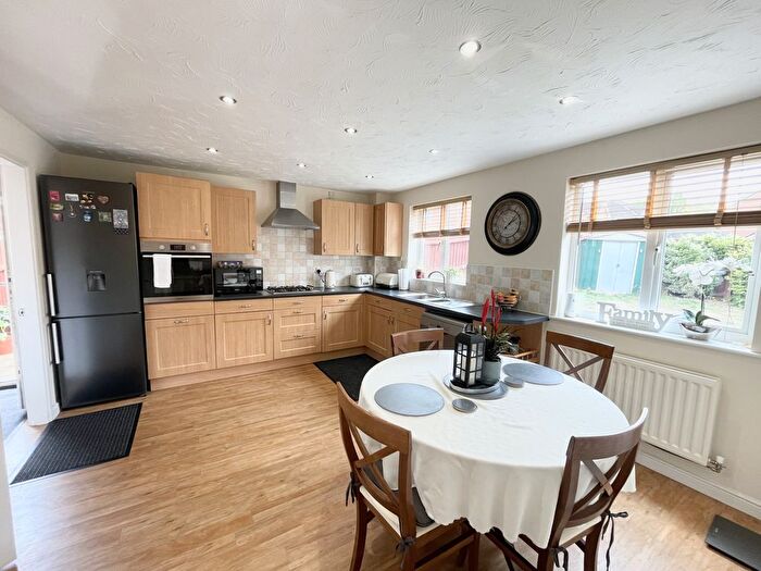 4 Bedroom Detached House For Sale In Soane Close, Wellingborough, Northamptonshire, NN8