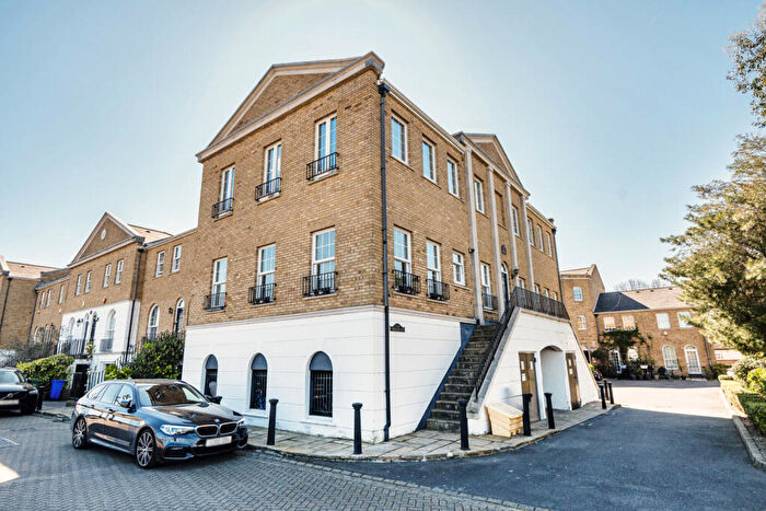 2 Bedroom Apartment For Sale In Helena Square, London, SE16