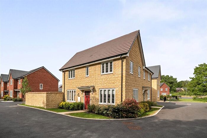 3 Bedroom Semi-Detached House For Sale In Assart Way, Chippenham, SN14