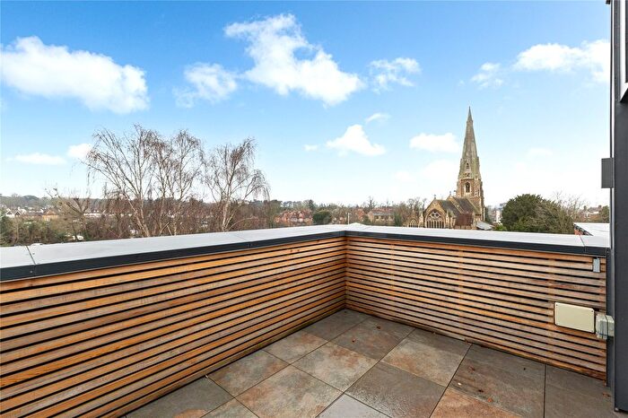 2 Bedroom Flat To Rent In Churchfield Road, Weybridge, Surrey, KT13