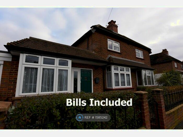 6 Bedroom Semi-Detached House To Rent In South Road, Guildford, GU2