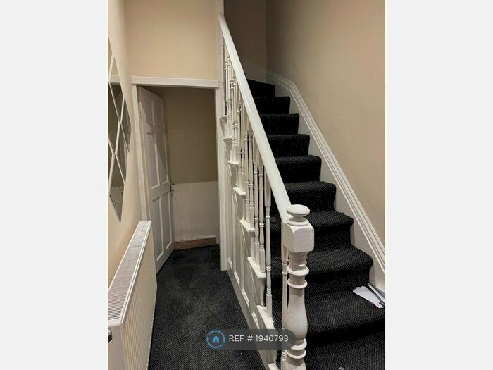 3 Bedroom End Of Terrace House To Rent In Francis Street, Halifax, HX1