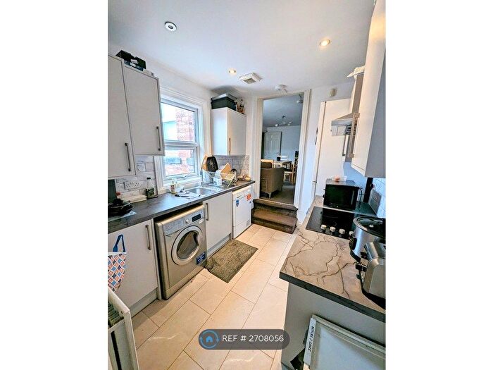 6 Bedroom Maisonette To Rent In Wolseley Gardens, Newcastle Upon Tyne, NE2