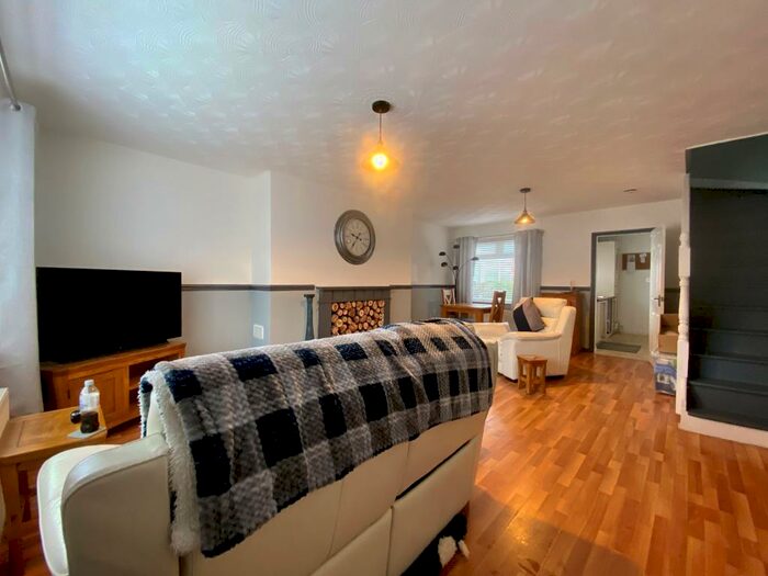 3 Bedroom House To Rent In Dudley Road, Ellesmere Port, CH65