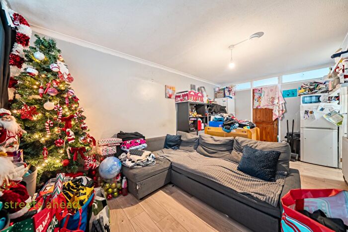 1 Bedroom Flat For Sale In Chancellor Court, Bensham Manor Road, Thornton Heath, CR7