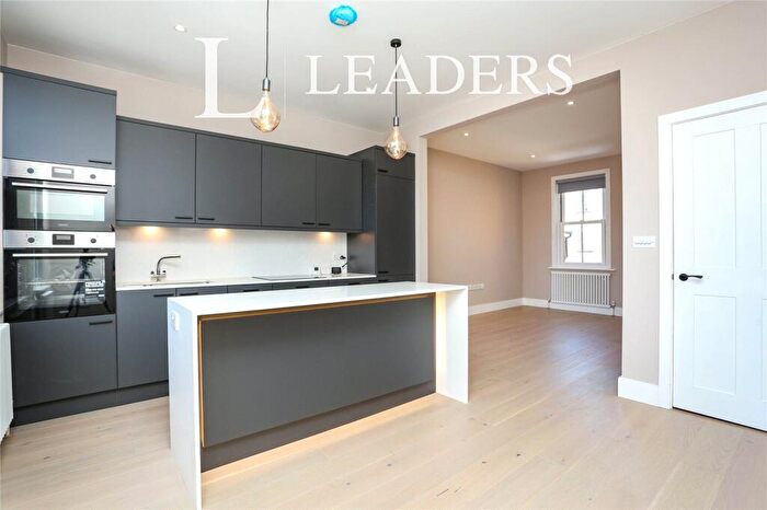 2 Bedroom Flat To Rent In Brockley Rise, SE23