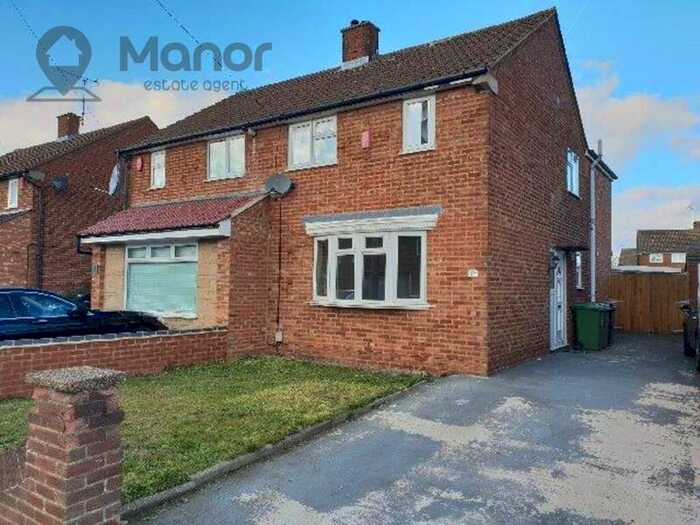 3 Bedroom Terraced House To Rent In Mossbank Avenue, Luton, LU2