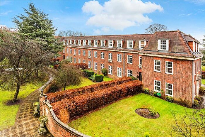 3 Bedroom Flat To Rent In Ottershaw, Surrey, KT16