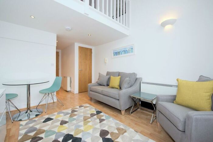 1 Bedroom Apartment To Rent In Thames Street, Central Oxford, OX1