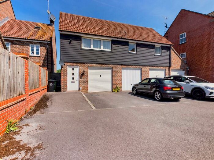 2 Bedroom Coach House To Rent In Barrington Drive, Marnel Park, Basingstoke, RG24