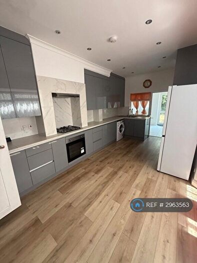 3 Bedroom Terraced House To Rent In London, London, E13