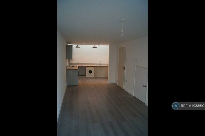 1 Bedroom Terraced House To Rent In Shortlands Road, Sittingbourne, ME10