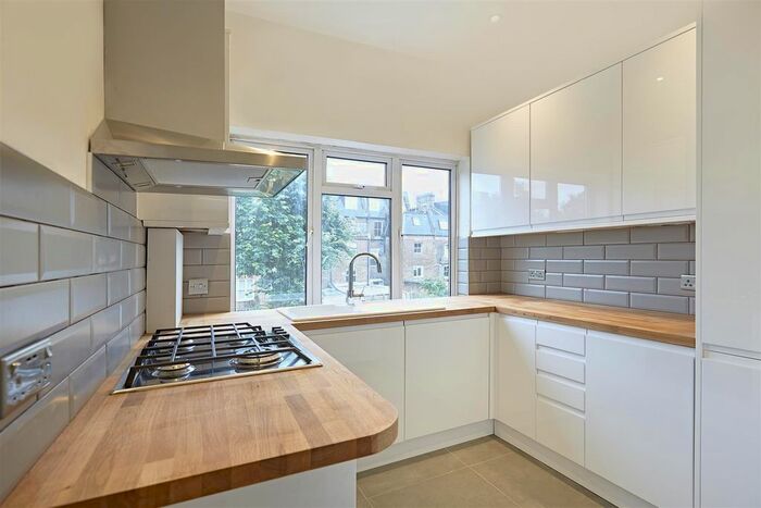 2 Bedroom Flat To Rent In Caithness Road, London, W14