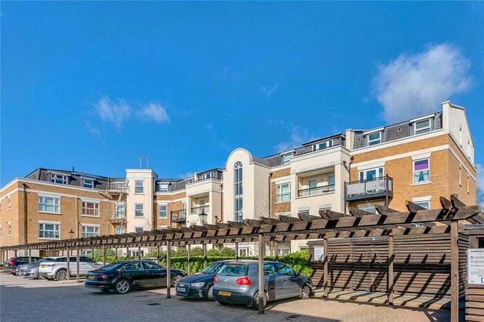 2 Bedroom Flat To Rent In Lincoln Lodge, Wadham Mews, London, SW14