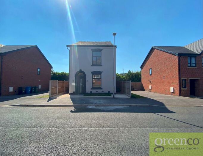 3 Bedroom Detached House To Rent In Acre Lane, Oldham, OL1