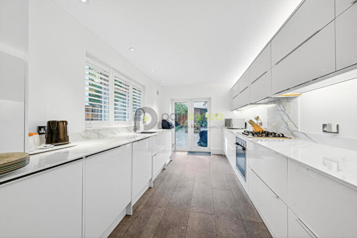 3 Bedroom Terraced House For Sale In Sussex Road, South Croydon, CR2