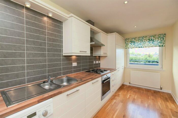 2 Bedroom Flat To Rent In Orrok Lane, Edinburgh, EH16