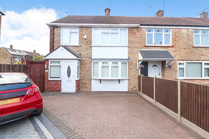3 Bedroom End Of Terrace House For Sale In Sheppey Close, Erith, DA8