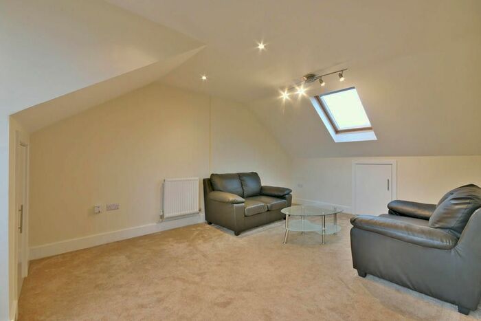 1 Bedroom Flat To Rent In Huddlestone Road, Willesden Green, NW2