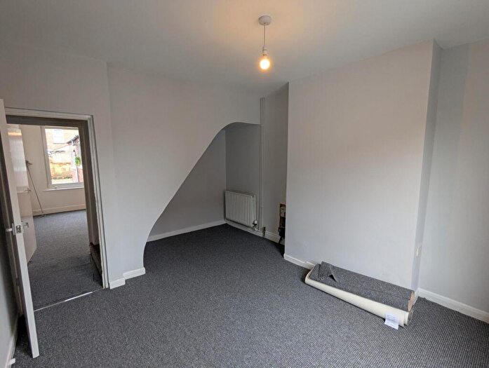 3 Bedroom Terraced House To Rent In Scorer Street, Lincoln, LN5