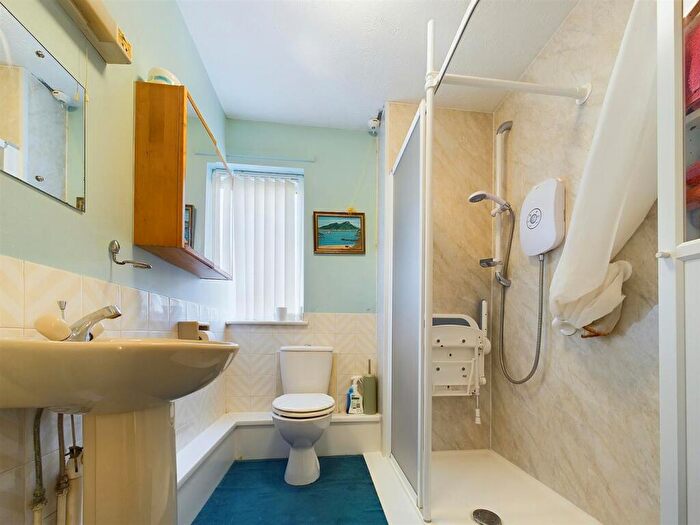 2 Bedroom Apartment For Sale In Village Court, Whitley Bay, NE26