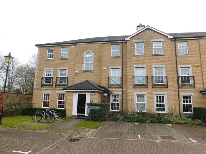 2 Bedroom Flat To Rent In Mandelbrote Drive, Oxford, OX4