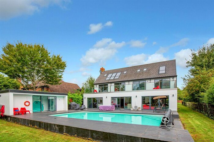5 Bedroom Detached House To Rent In Augusta Avenue, Northampton, NN4